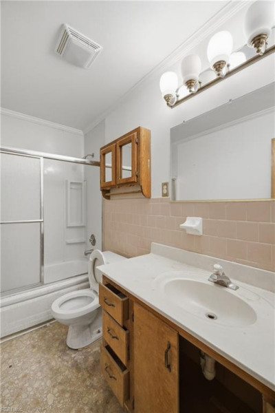 Photo 10 of 25 residential for sale in Hampton virginia