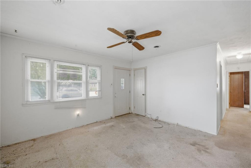 Photo 3 of 25 residential for sale in Hampton virginia