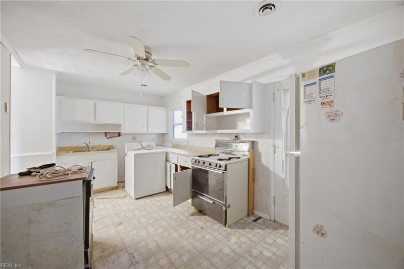 Photo 8 of 25 residential for sale in Hampton virginia