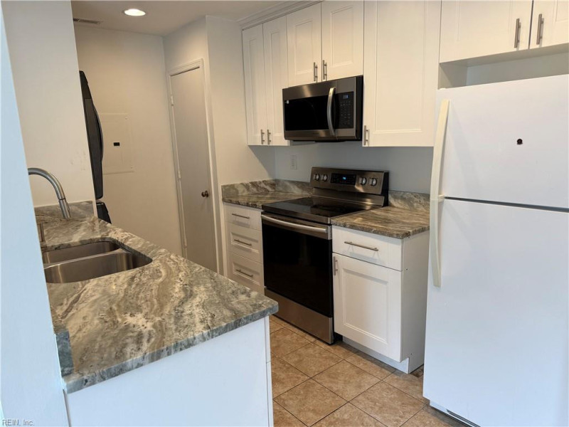 Photo 8 of 28 residential for sale in Virginia Beach virginia