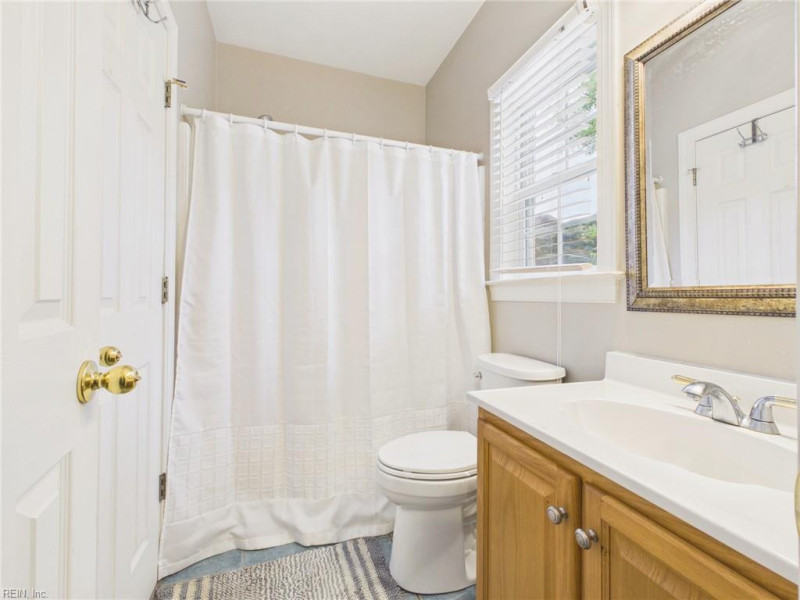 Photo 16 of 36 residential for sale in Chesapeake virginia