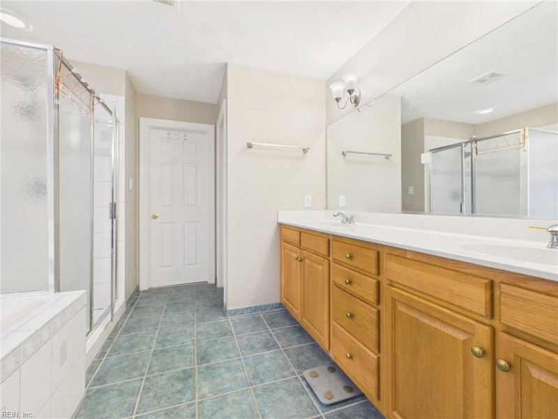 Photo 24 of 36 residential for sale in Chesapeake virginia