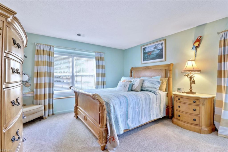 Photo 12 of 23 residential for sale in Chesapeake virginia