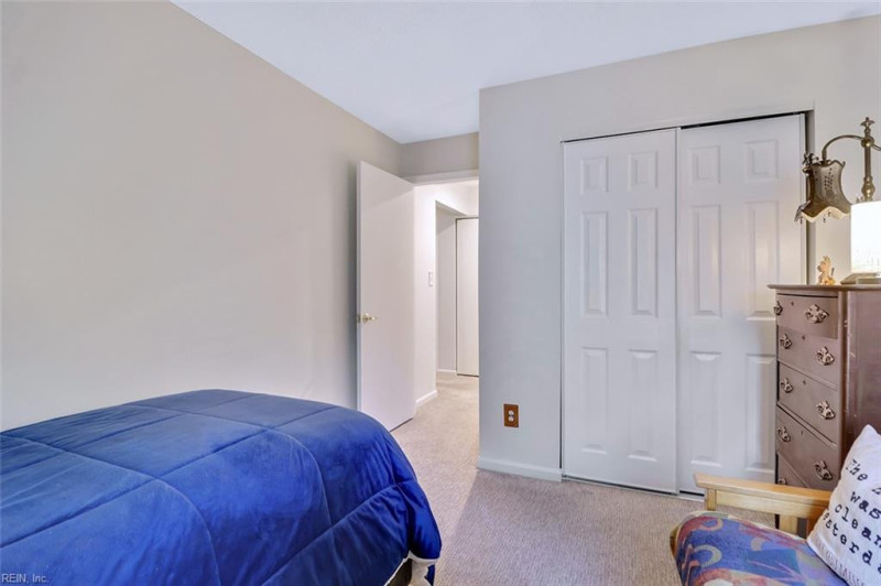 Photo 18 of 23 residential for sale in Chesapeake virginia