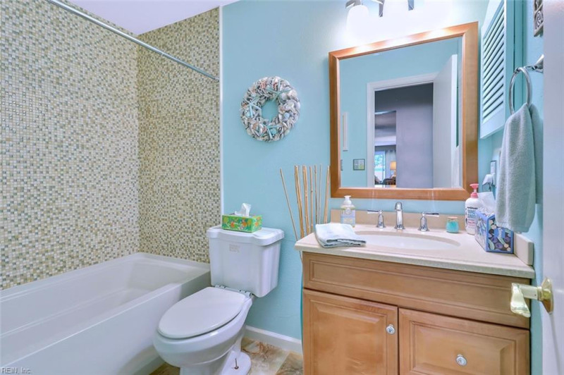 Photo 19 of 23 residential for sale in Chesapeake virginia