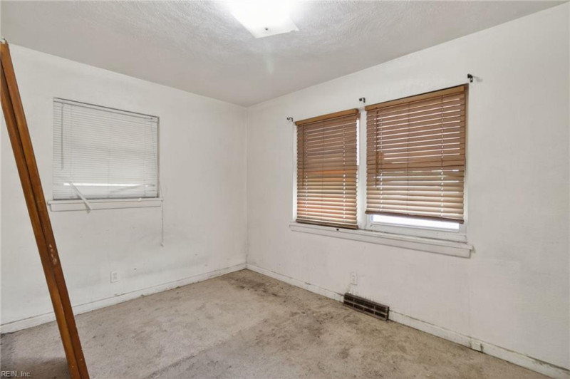 Photo 11 of 13 residential for sale in Norfolk virginia