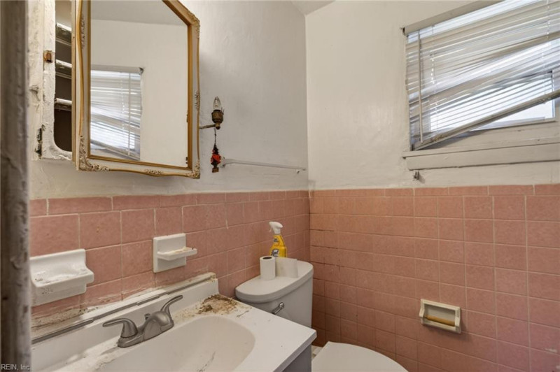 Photo 12 of 13 residential for sale in Norfolk virginia