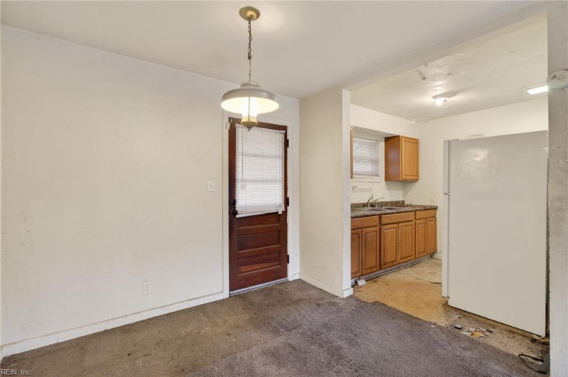 Photo 5 of 13 residential for sale in Norfolk virginia