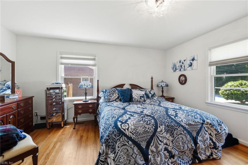 Photo 14 of 37 residential for sale in Newport News virginia