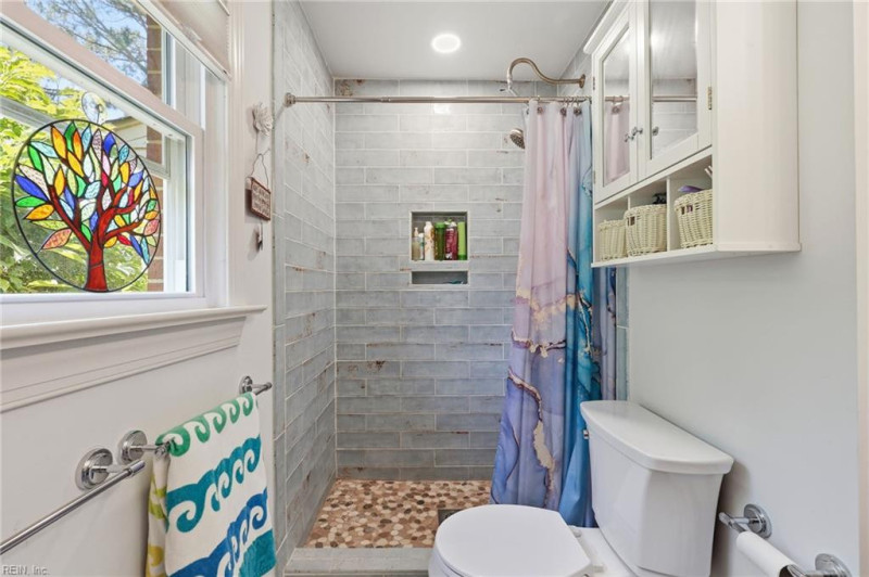 Photo 16 of 37 residential for sale in Newport News virginia