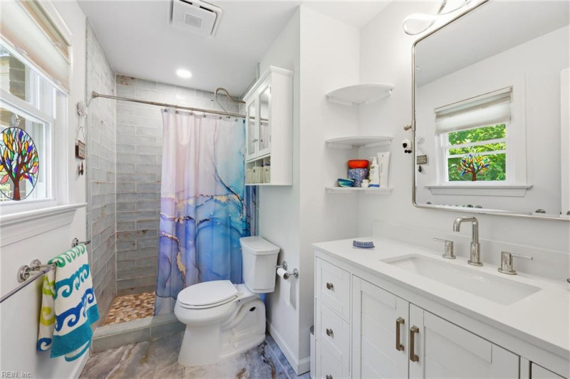 Photo 17 of 37 residential for sale in Newport News virginia