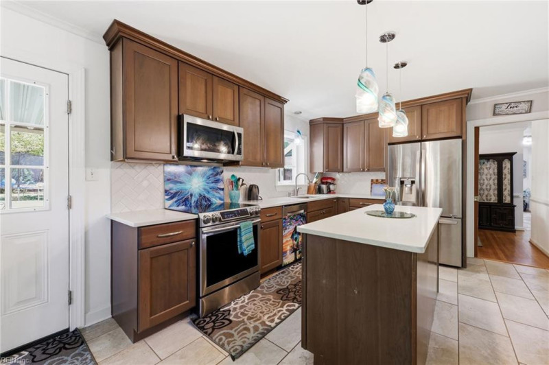 Photo 8 of 37 residential for sale in Newport News virginia