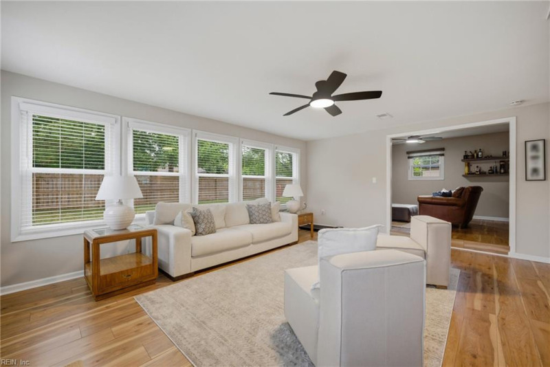 Photo 11 of 36 residential for sale in Virginia Beach virginia