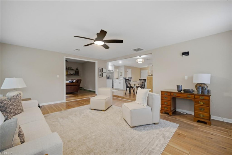 Photo 12 of 36 residential for sale in Virginia Beach virginia