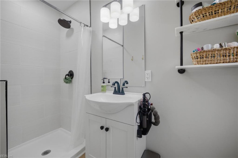 Photo 18 of 36 residential for sale in Virginia Beach virginia