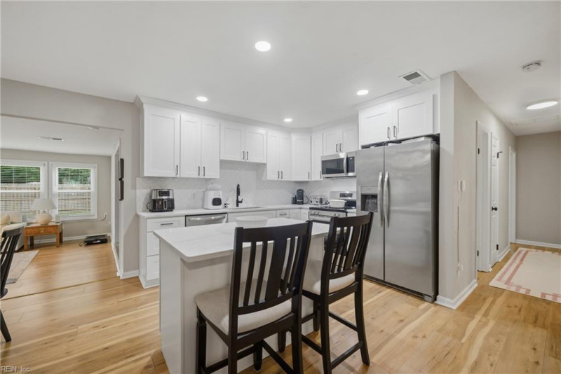 Photo 5 of 36 residential for sale in Virginia Beach virginia