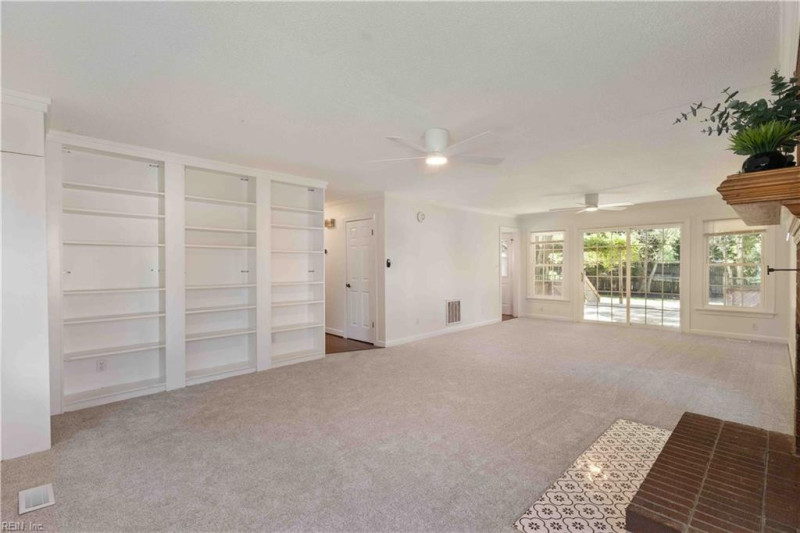 Photo 10 of 37 residential for sale in Virginia Beach virginia