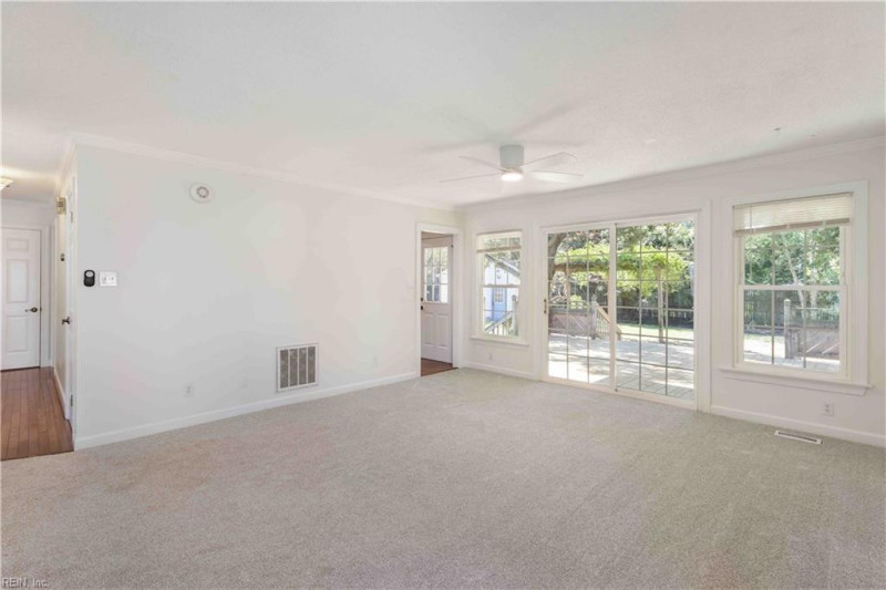 Photo 11 of 37 residential for sale in Virginia Beach virginia