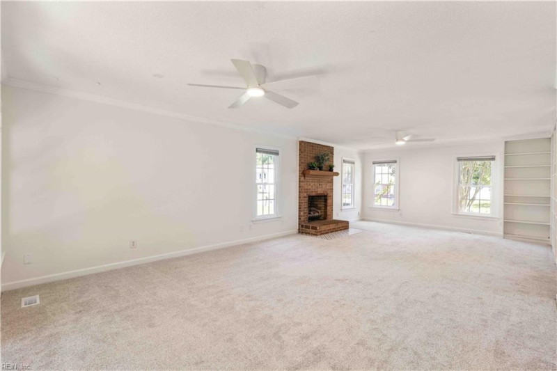 Photo 12 of 37 residential for sale in Virginia Beach virginia