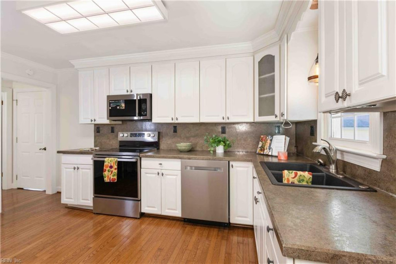 Photo 15 of 37 residential for sale in Virginia Beach virginia