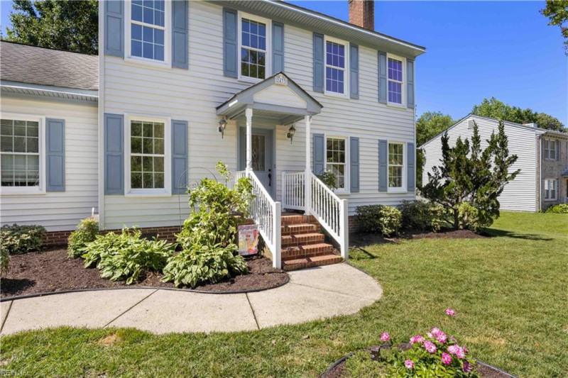 Photo 4 of 37 residential for sale in Virginia Beach virginia
