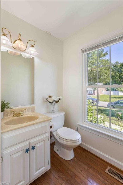 Photo 7 of 37 residential for sale in Virginia Beach virginia