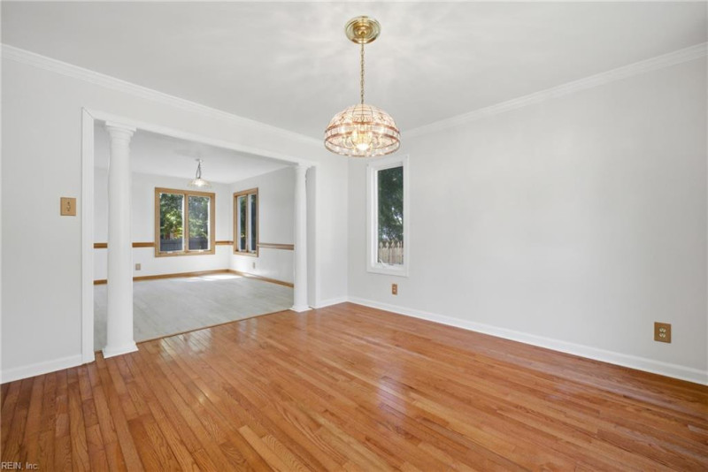 Photo 6 of 36 residential for sale in Chesapeake virginia