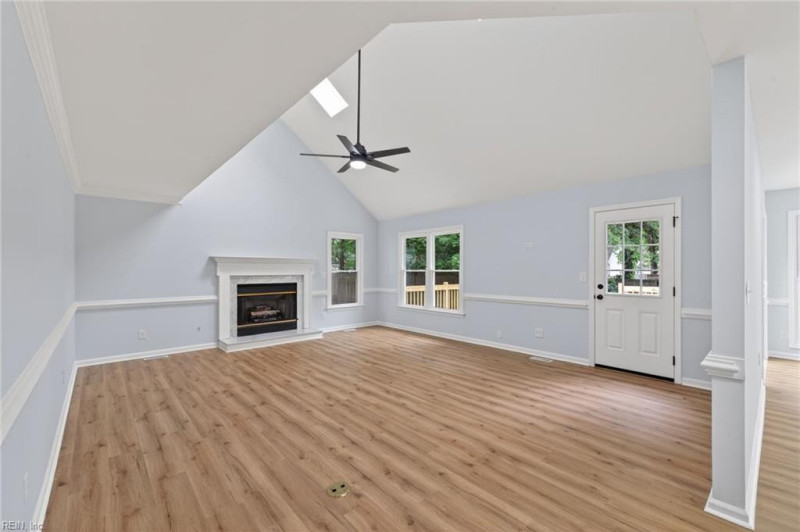 Photo 11 of 36 residential for sale in Chesapeake virginia