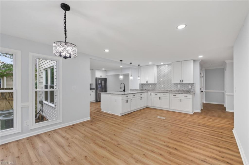 Photo 16 of 36 residential for sale in Chesapeake virginia