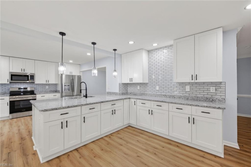 Photo 2 of 36 residential for sale in Chesapeake virginia