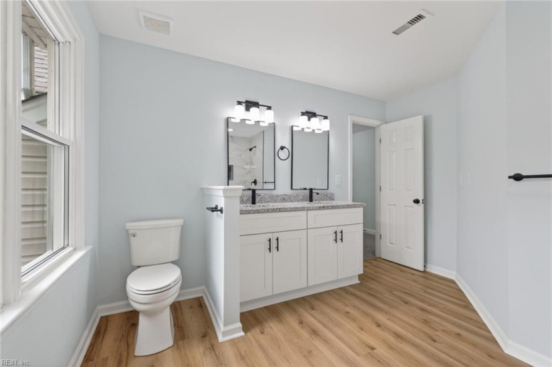 Photo 6 of 36 residential for sale in Chesapeake virginia