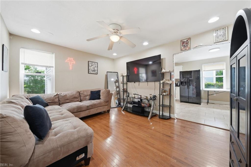 Photo 1 of 36 residential for sale in Norfolk virginia