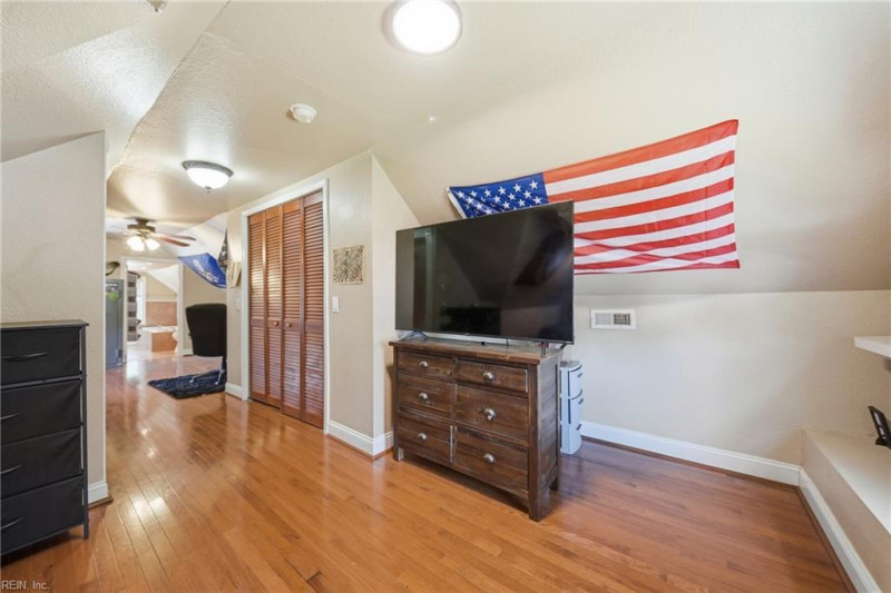 Photo 31 of 36 residential for sale in Norfolk virginia