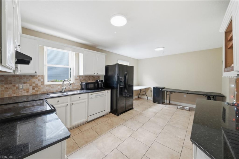 Photo 4 of 36 residential for sale in Norfolk virginia