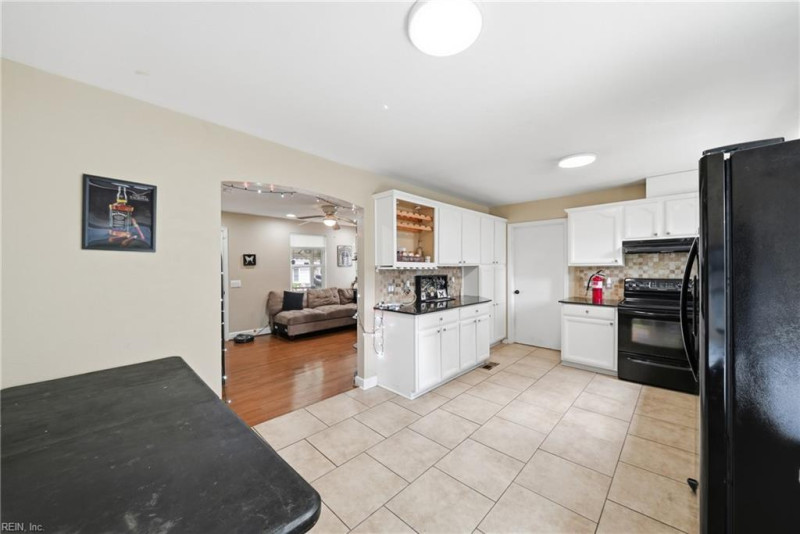 Photo 5 of 36 residential for sale in Norfolk virginia