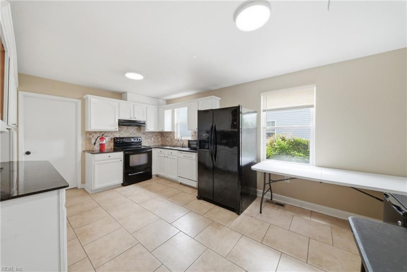 Photo 6 of 36 residential for sale in Norfolk virginia