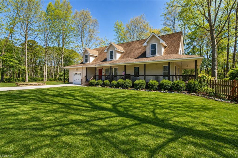 Photo 18 of 27 residential for sale in Suffolk virginia