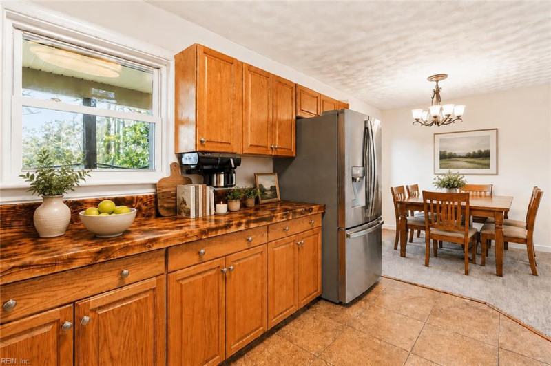 Photo 5 of 27 residential for sale in Suffolk virginia