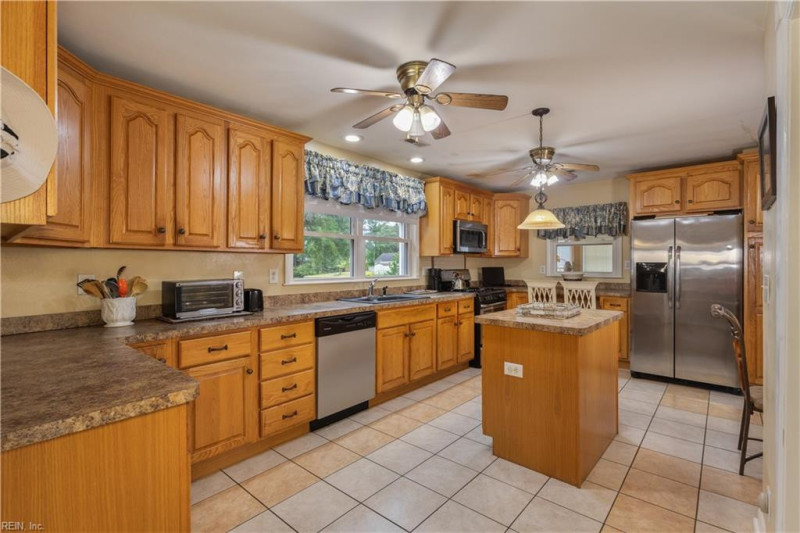 Photo 15 of 39 residential for sale in Portsmouth virginia