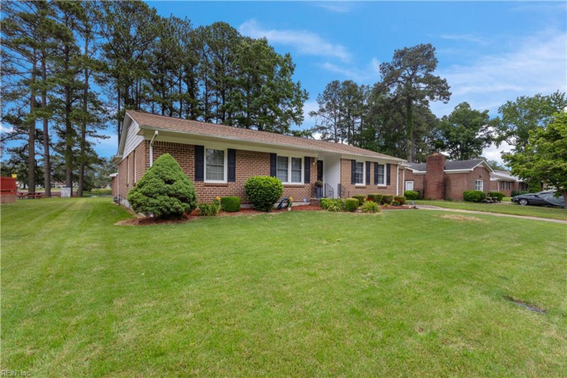 Photo 2 of 39 residential for sale in Portsmouth virginia