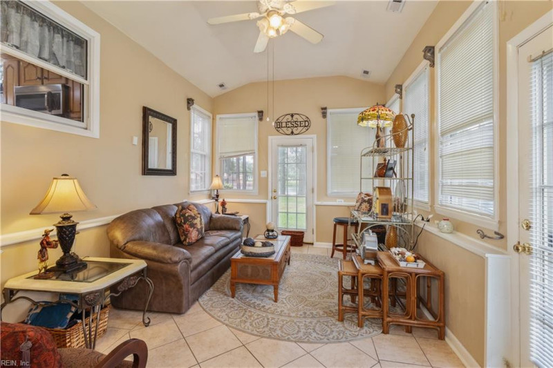 Photo 20 of 39 residential for sale in Portsmouth virginia