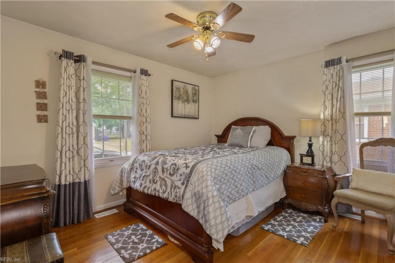 Photo 22 of 39 residential for sale in Portsmouth virginia