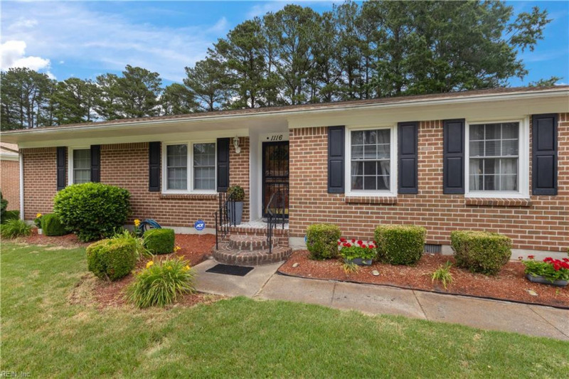 Photo 4 of 39 residential for sale in Portsmouth virginia