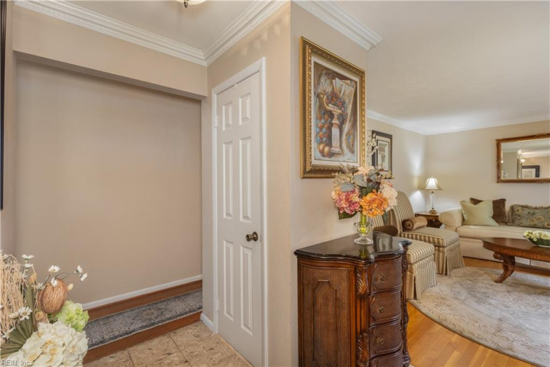 Photo 5 of 39 residential for sale in Portsmouth virginia