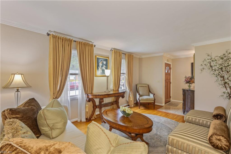 Photo 7 of 39 residential for sale in Portsmouth virginia