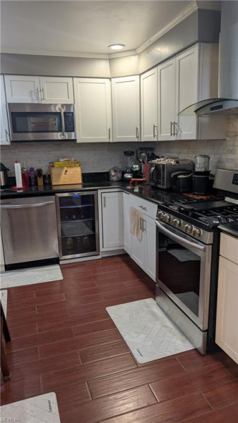 Photo 2 of 25 residential for sale in Virginia Beach virginia