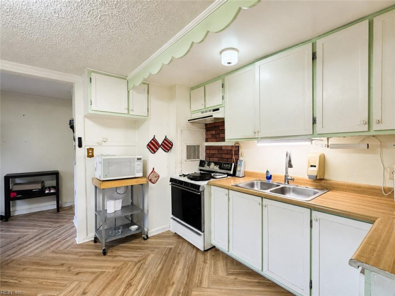 Photo 7 of 19 residential for sale in Norfolk virginia