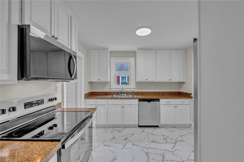 Photo 8 of 30 residential for sale in Norfolk virginia
