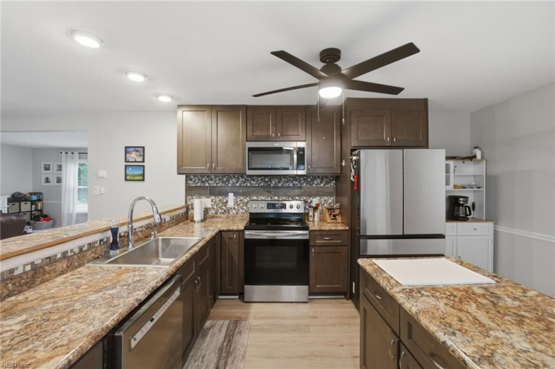 Photo 10 of 50 residential for sale in Chesapeake virginia