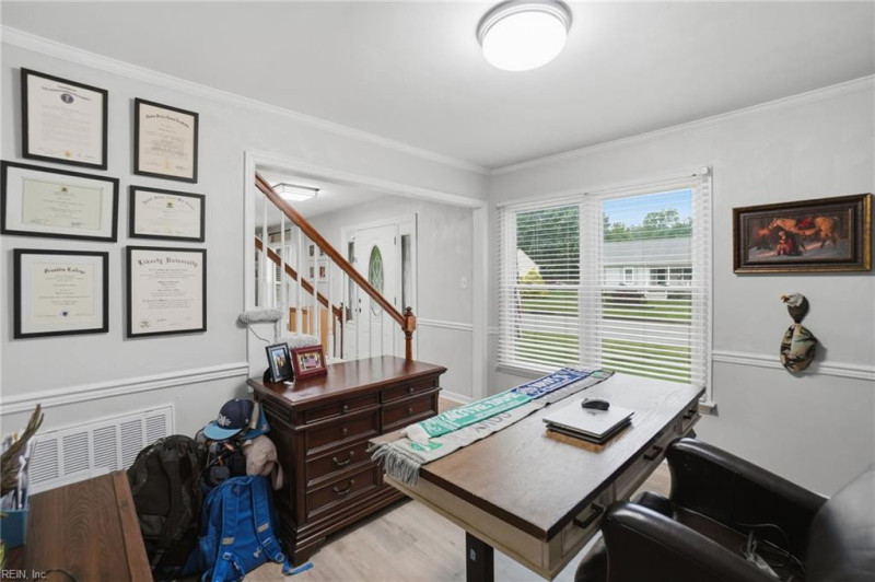 Photo 16 of 50 residential for sale in Chesapeake virginia